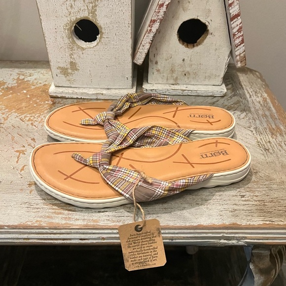 Born Womens Size 11 Plaid Fabric Thong Sandals - Picture 2 of 6